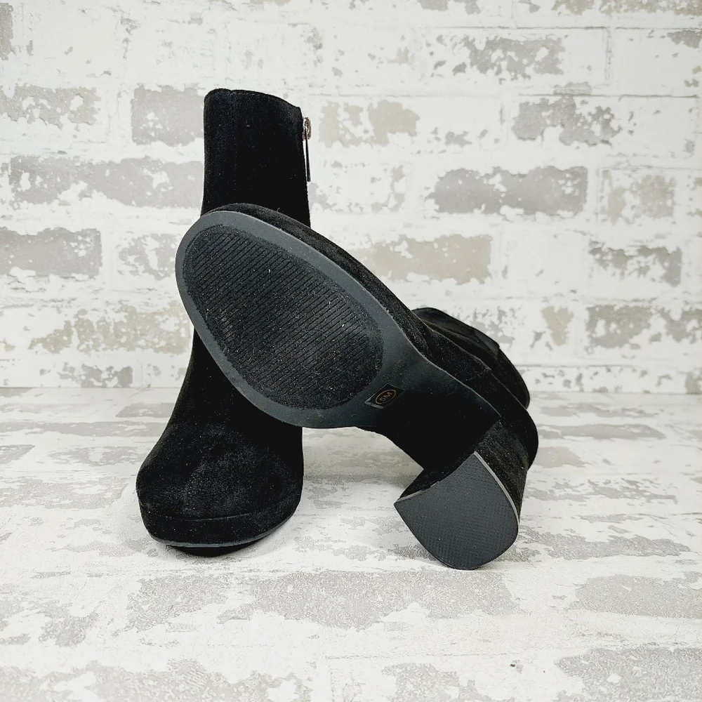 NEW Anne Klein Adonna Black Faux Suede Side Zip Block Heel Ankle Booties W134 - Picture 8 of 13